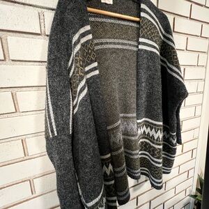 Cozy Gray Patterned Cardigan